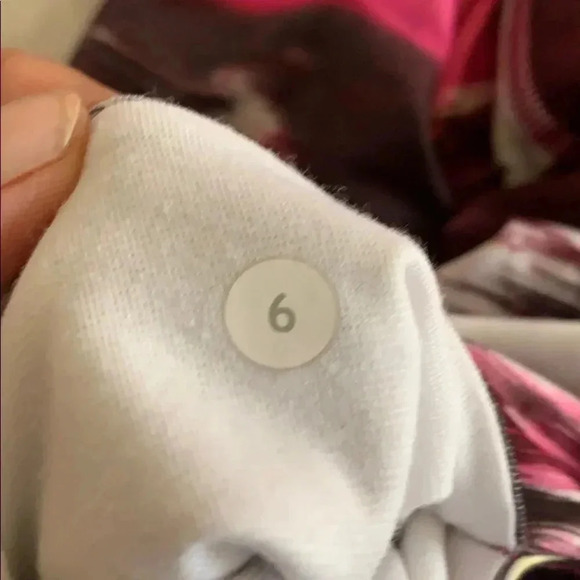 Lululemon wonder under pant 111 - Picture 11 of 11